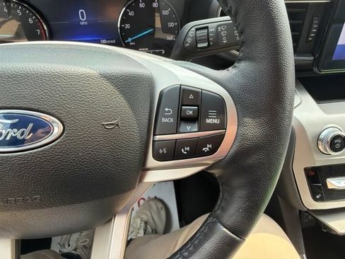 Used 2022 Ford Explorer XLT w/ Equipment Group 202A AWD/4WD image 26