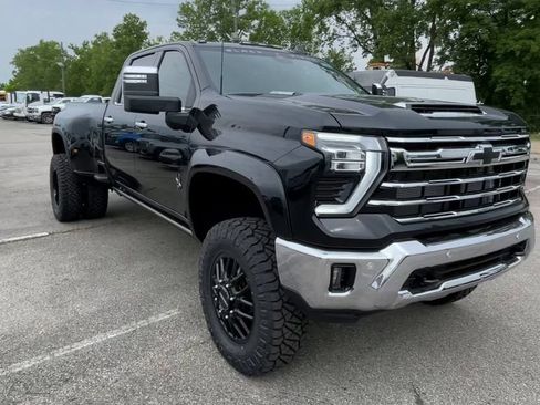 New 2026 Chevrolet Silverado 3500 LTZ w/ LTZ Plus Package AWD/4WD image 4