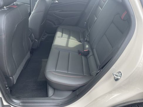 Used 2026 Chevrolet Trax RS w/ Sunroof Package FWD image 24