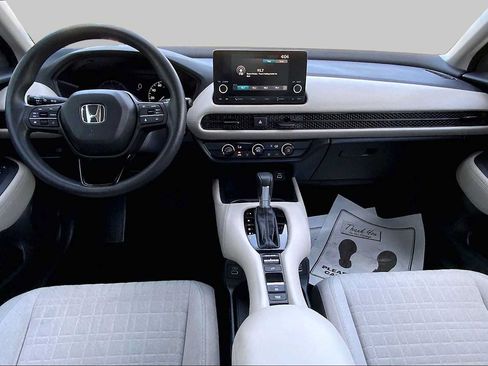Used 2023 Honda HR-V LX image 14
