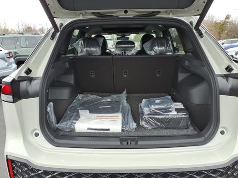 New 2026 Volkswagen Tiguan SE R-Line image 9