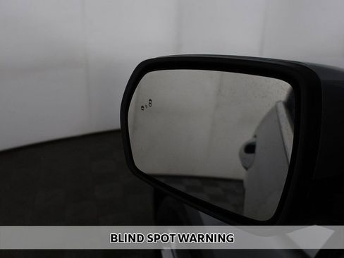 Used 2024 Ford Edge Titanium image 4