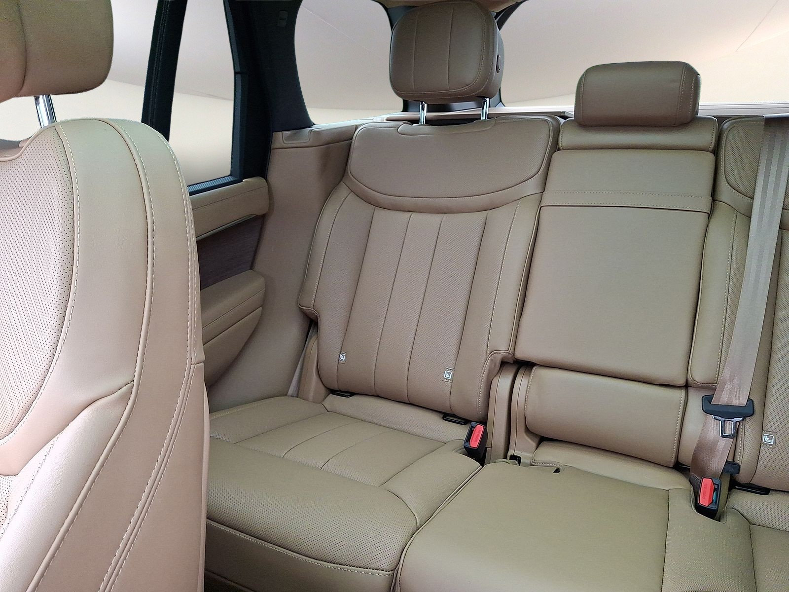Certified 2026 Land Rover Range Rover SE AWD/4WD image 5