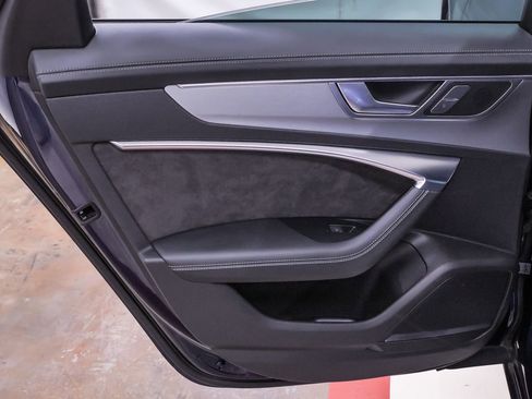 Used 2020 Audi S6 Prestige w/ Prestige Package image 33