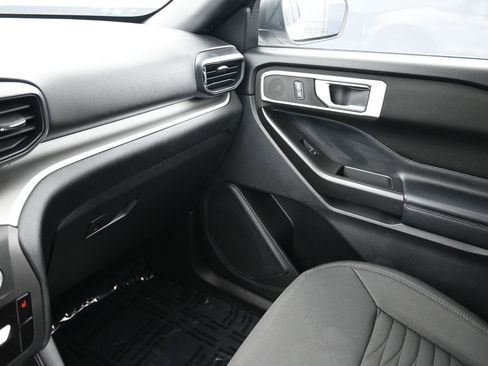 Used 2020 Ford Explorer XLT w/ Comfort Package image 33