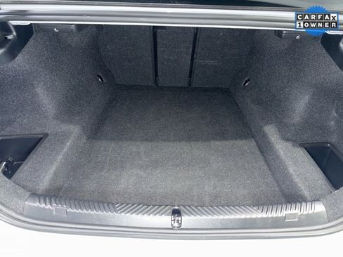 Used 2025 BMW 530i xDrive w/ Premium Package image 28