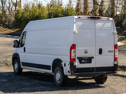 Used 2025 RAM ProMaster 2500 w/ Convenience Group FWD image 6
