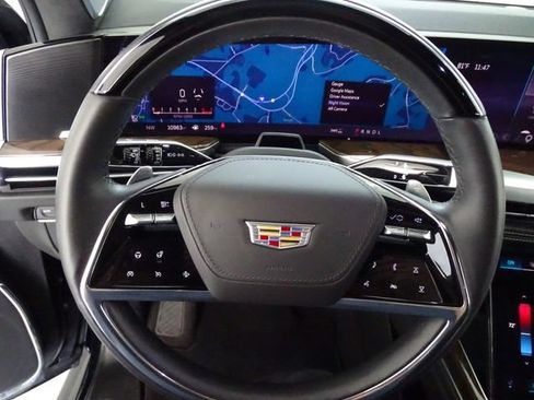 Used 2025 Cadillac Escalade ESV Sport Platinum AWD/4WD image 7