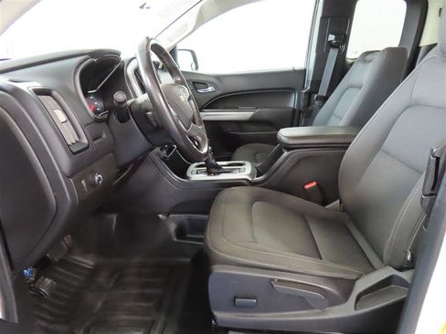 Used 2022 Chevrolet Colorado LT w/ Fleet Safety Package RWD image 16