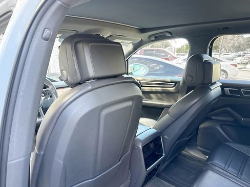 Used 2019 Porsche Cayenne AWD/4WD image 26