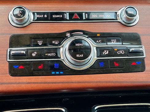 Used 2023 Lincoln Aviator Reserve w/ Equipment Group 201A RWD image 16