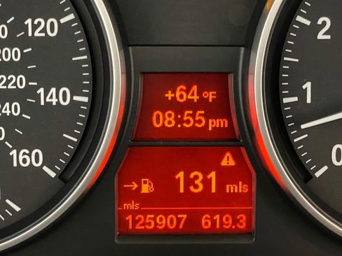 Used 2009 BMW 335i Convertible image 27