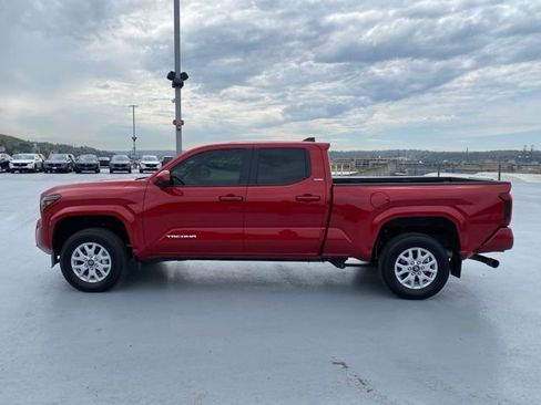 Used 2024 Toyota Tacoma SR5 image 5