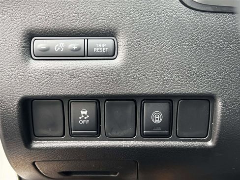 Certified 2024 Nissan Murano SV image 27