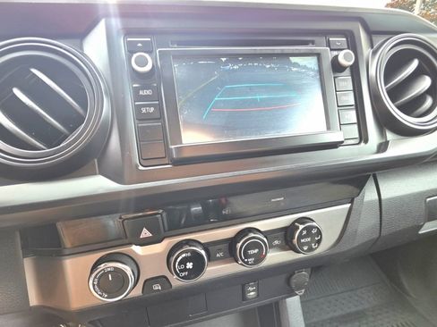 Used 2017 Toyota Tacoma SR w/ SR Convenience Package AWD/4WD image 17