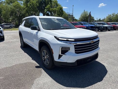 New 2026 Chevrolet Traverse LT w/ LPO, Floor Liner Package FWD image 2