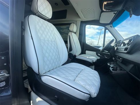 Used 2023 Mercedes-Benz Sprinter 3500 image 6