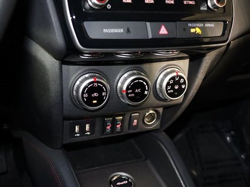 Used 2025 Mitsubishi Outlander Sport SE image 19