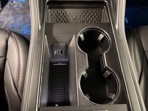 Used 2026 Lincoln Nautilus Premier w/ Equipment Group 102A image 18