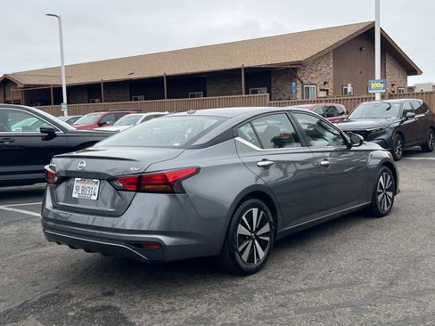 Used 2022 Nissan Altima 2.5 SV FWD image 24