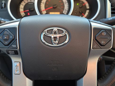 Used 2014 Toyota Tacoma PreRunner image 27