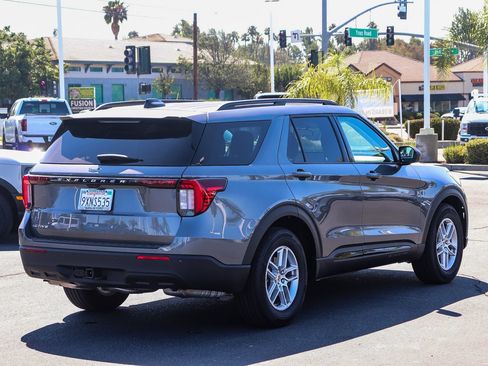 Used 2026 Ford Explorer Active RWD image 4