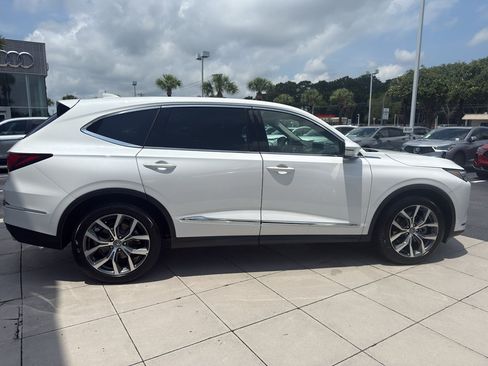 Certified 2024 Acura MDX FWD w/ Technology Package image 5