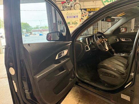 Used 2017 Chevrolet Equinox LT FWD image 10