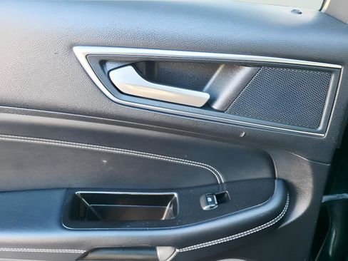 Used 2018 Ford Edge Titanium w/ Equipment Group 301A image 22