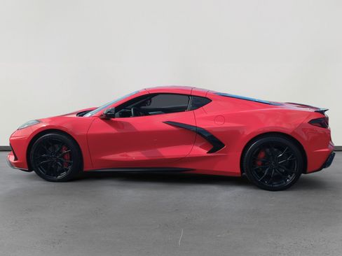 Used 2024 Chevrolet Corvette Stingray Preferred Cpe w/ Battery Protection Package image 2