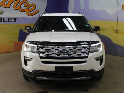 Used 2018 Ford Explorer XLT w/ Equipment Group 202A AWD/4WD image 2