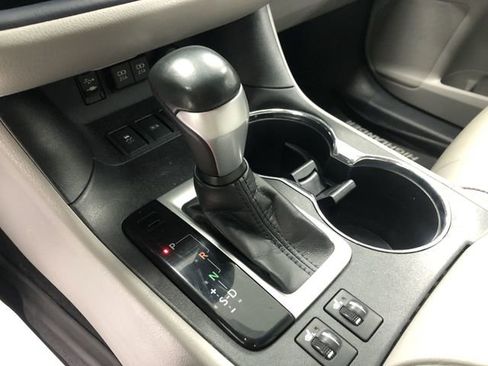 Used 2019 Toyota Highlander XLE AWD/4WD image 26