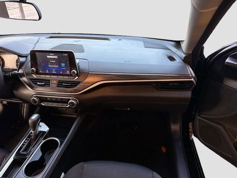 Used 2023 Nissan Altima 2.5 SV image 23