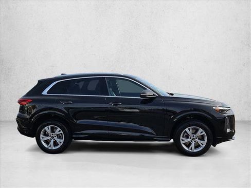 Certified 2025 Audi Q5 Premium w/ Convenience Package AWD/4WD image 4