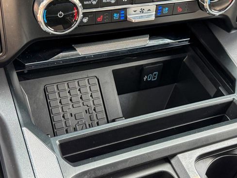 Used 2024 Ford F250 Lariat w/ Black Appearance Package image 27