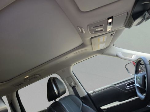 Used 2025 INFINITI QX80 Sensory AWD/4WD image 30
