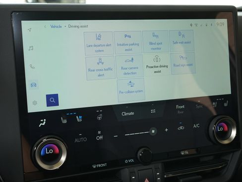 Used 2026 Lexus GX 550 w/ Accessory Package (ZB) AWD/4WD image 9