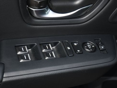 Used 2024 Honda Pilot Touring image 11