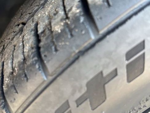 Used 2019 Toyota Camry SE w/ Carpet Mat Package image 28