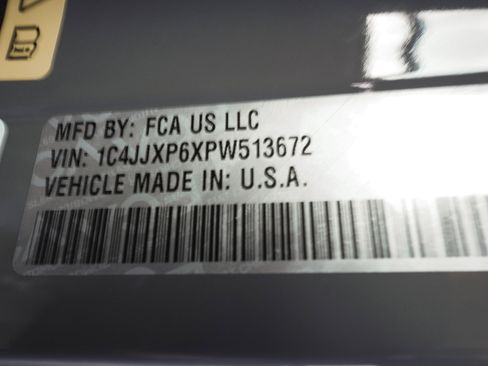 Used 2023 Jeep Wrangler Unlimited Sahara w/ Cold Weather Group image 15