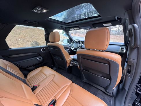 Used 2017 Land Rover Discovery HSE image 24