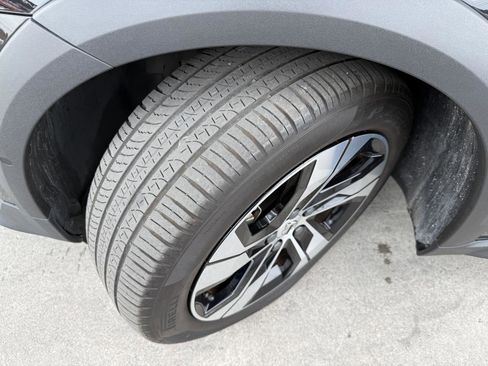 Used 2024 Volvo V60 B5 Cross Country Plus image 47