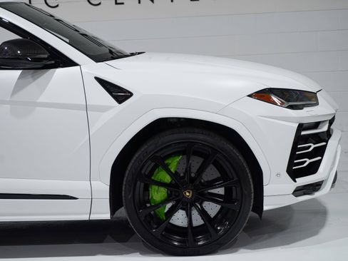 Used 2021 Lamborghini Urus AWD/4WD image 24