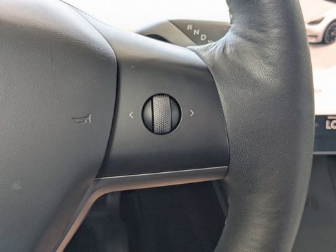 Used 2023 Tesla Model Y Long Range AWD/4WD image 5