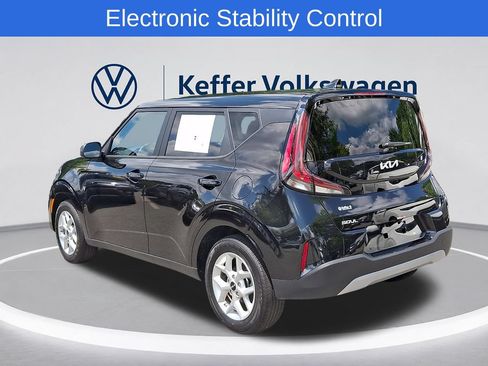 Used 2025 Kia Soul LX w/ LX Technology Package FWD image 6
