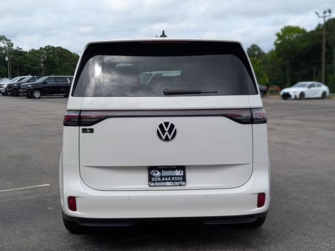 Used 2025 Volkswagen ID. Buzz Pro S Plus RWD image 8
