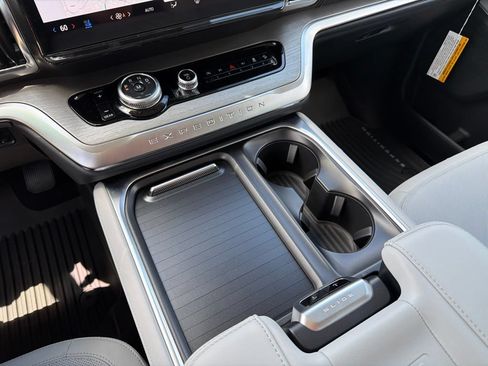 New 2027 Ford Expedition Platinum AWD/4WD image 8