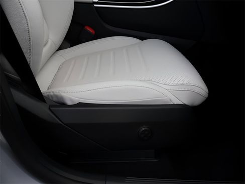 Certified 2024 Mercedes-Benz GLC 300 4MATIC image 12