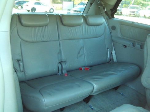 Used 2006 Toyota Sienna XLE Limited image 24