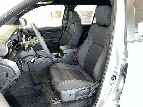 New 2026 Toyota 4Runner SR5 AWD/4WD image 12